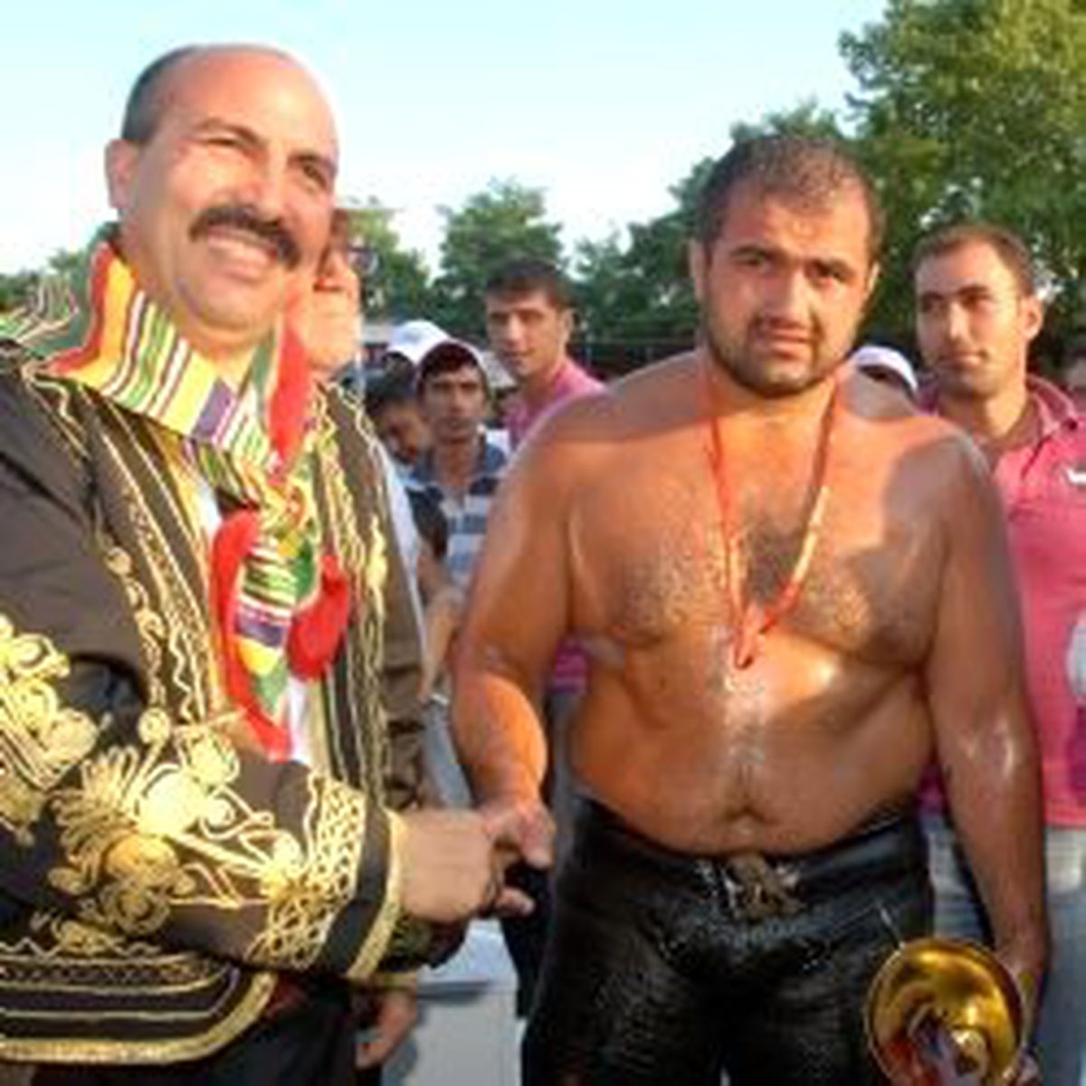 Kurtdere Başpehlivan\'ı Yeşilyeşil Oldu