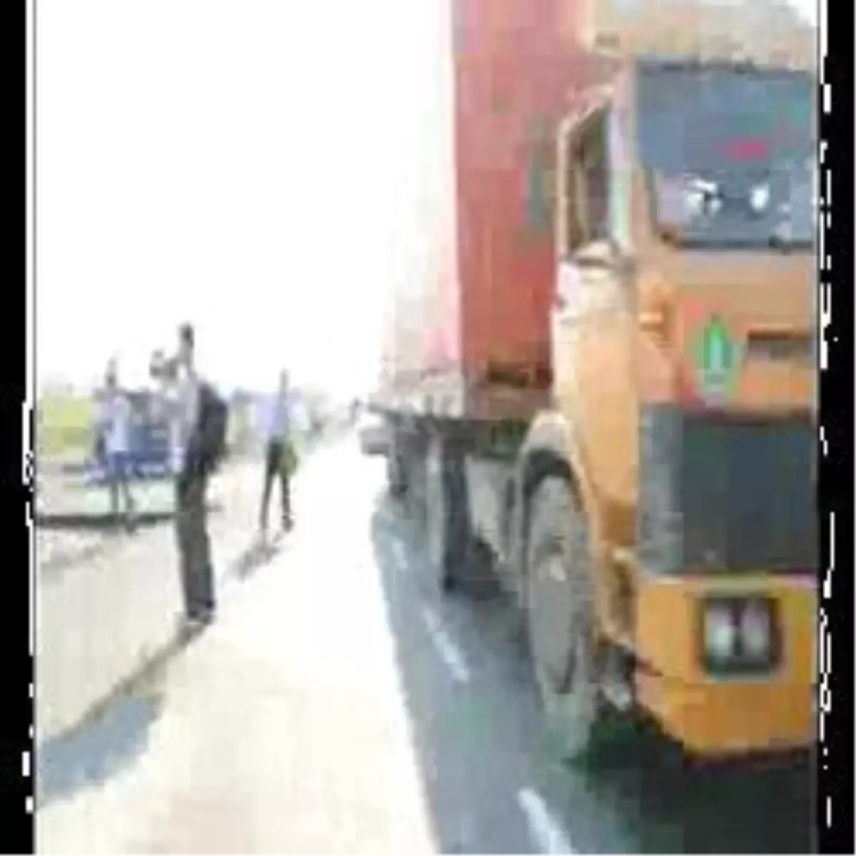 Yolcu Minibüsü ile Tanker Çarpıştı