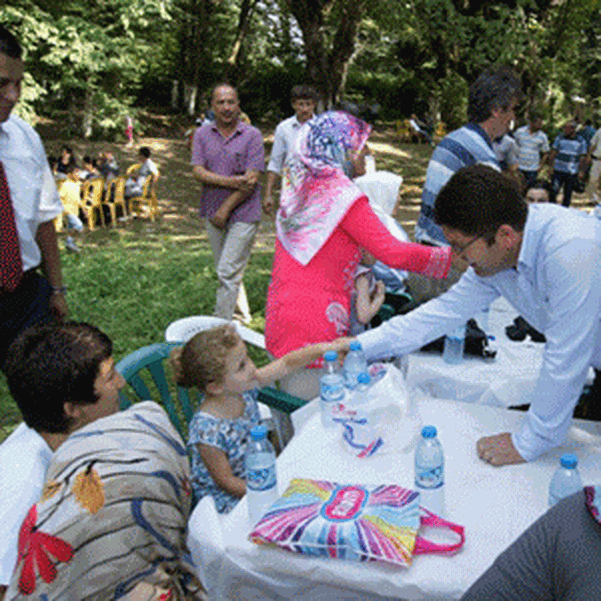Milletvekili Yılmaz Tunç Sağlık-Sen Piknik Şöleninde Konuştu