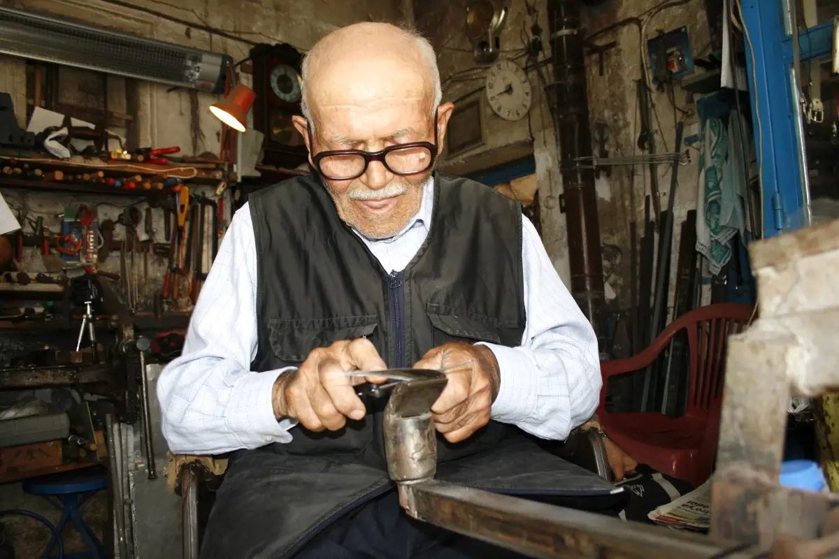 Tamirci Hamarat Dede