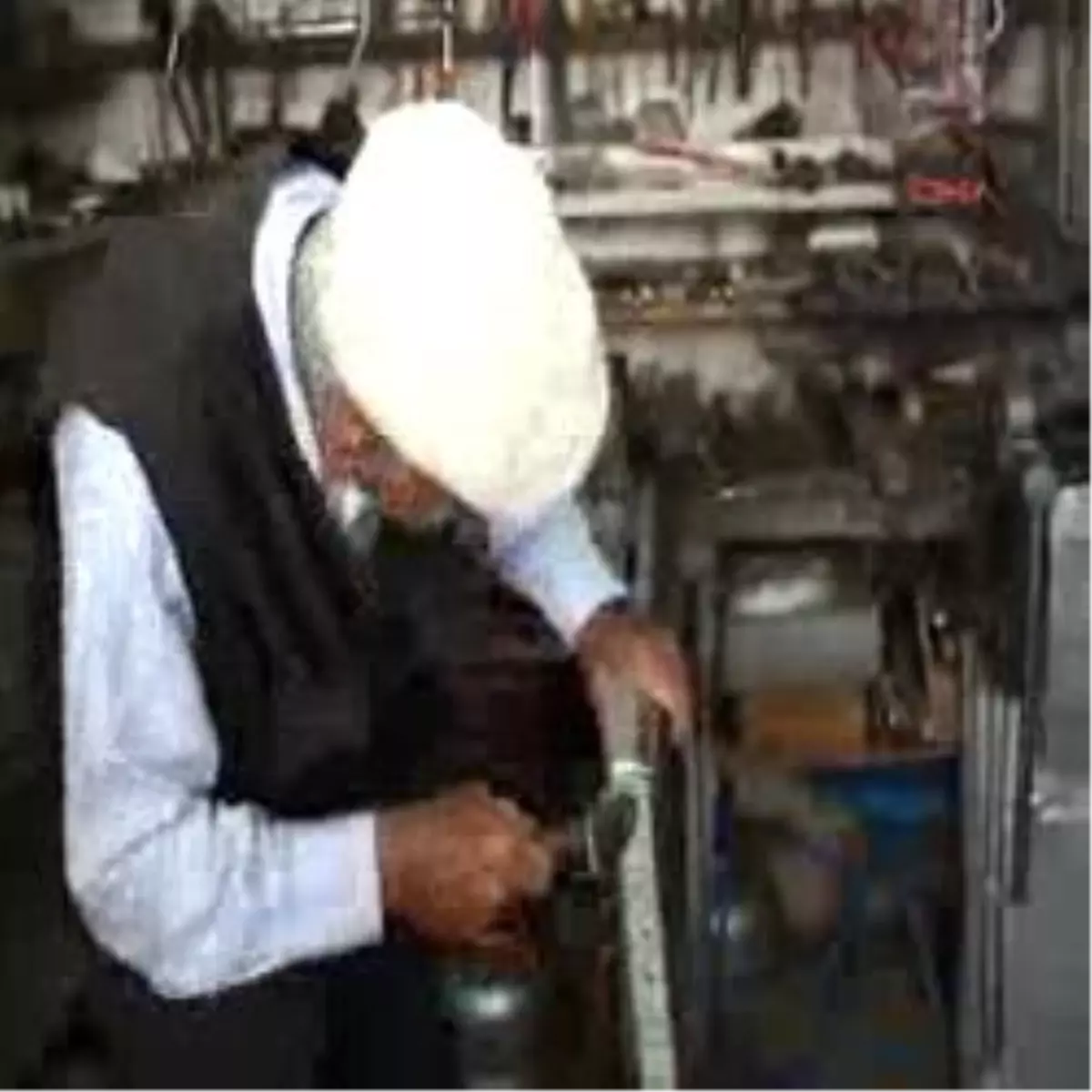 Tamirci Hamarat Dede