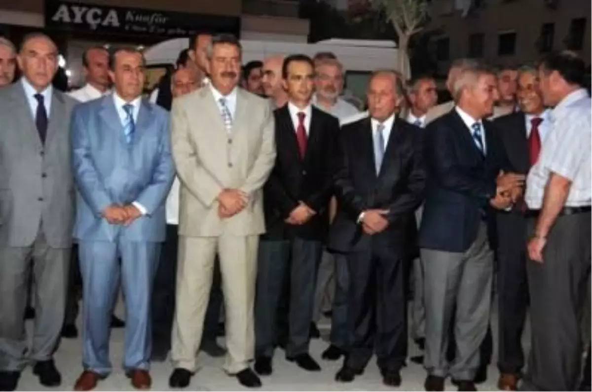 İzmir Valisi İftarını Çadırda Açtı