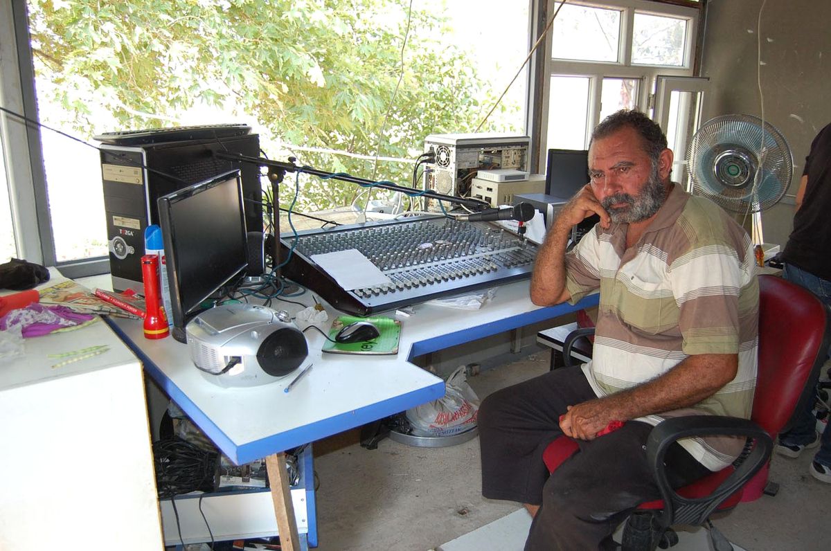 Kaçak Binası Yıkıldı, Yerey Radyosu Sustu