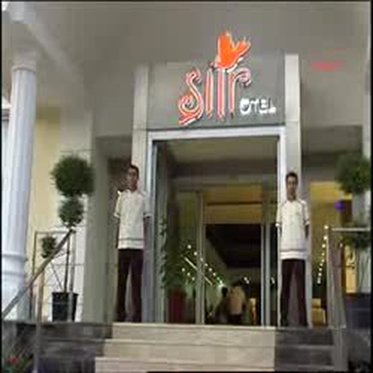 Sanat Aşığı İşadamından Şiir Otel