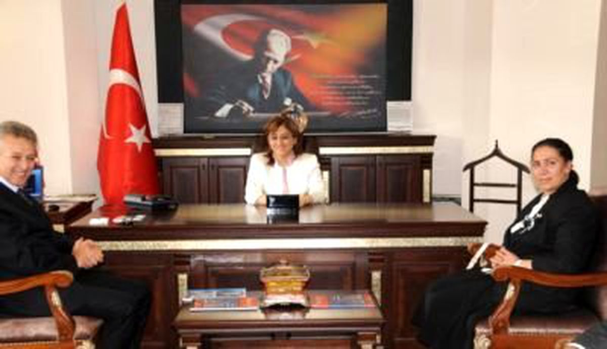Bakan Şahin, 'şiddete Uğrayan Kadınların Sorunlarını Çözecek Tedbirler Alıyoruz'
