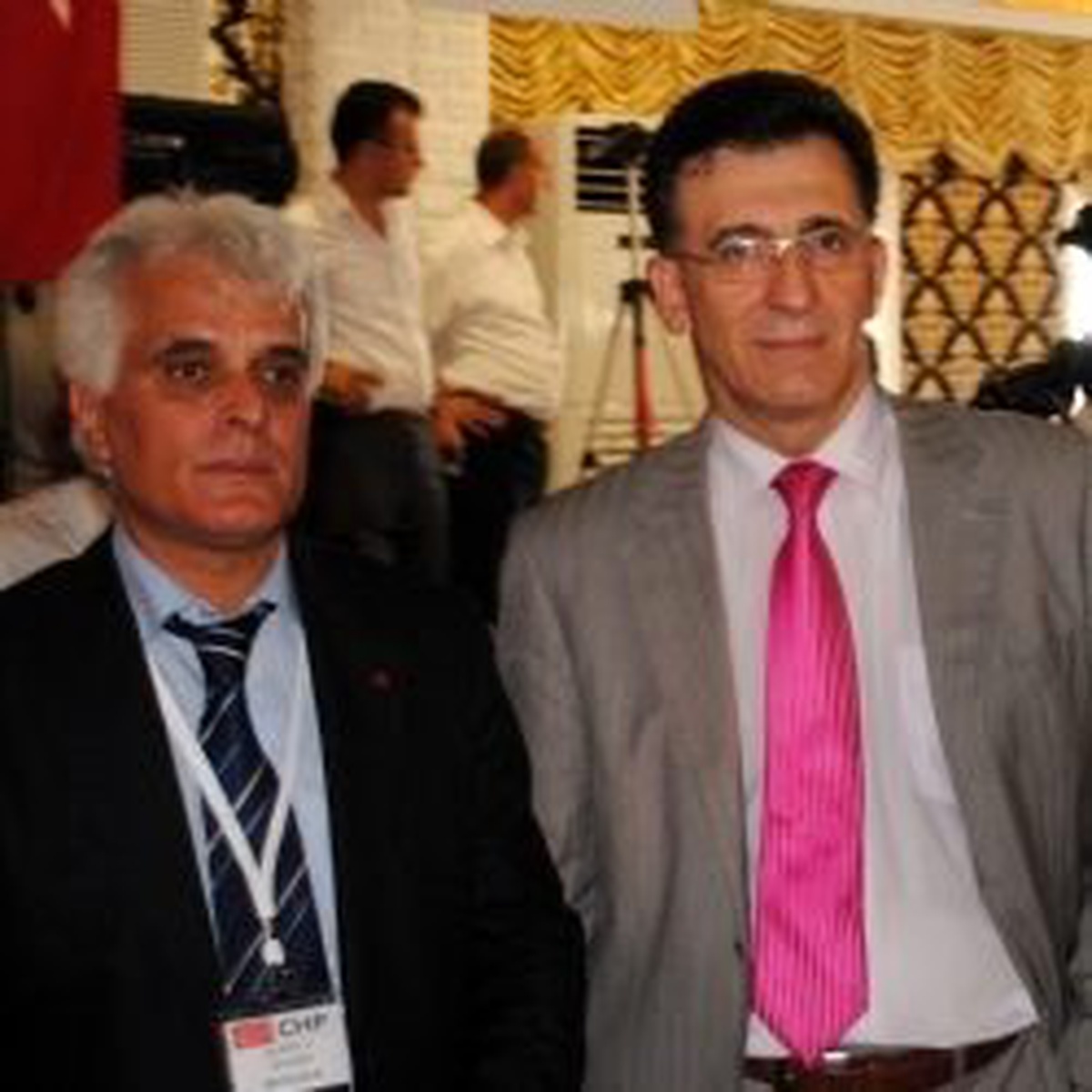 Eski Milletvekiline Yumruklu Saldırı