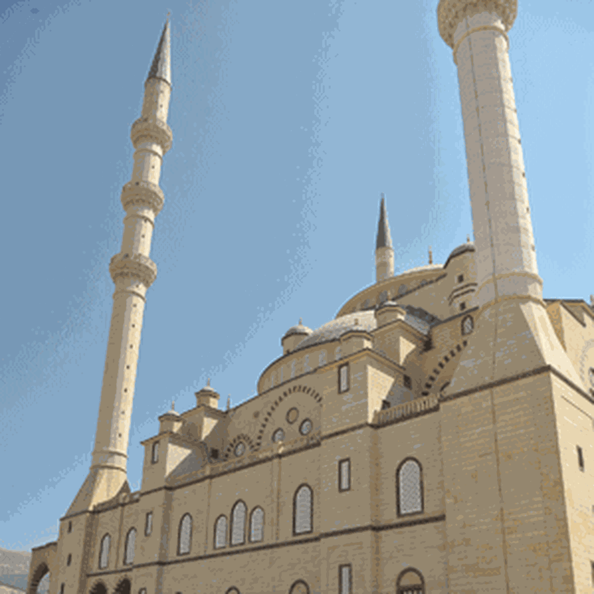 Abdulhamit Han Cami'ne Çevre Düzenlemesi
