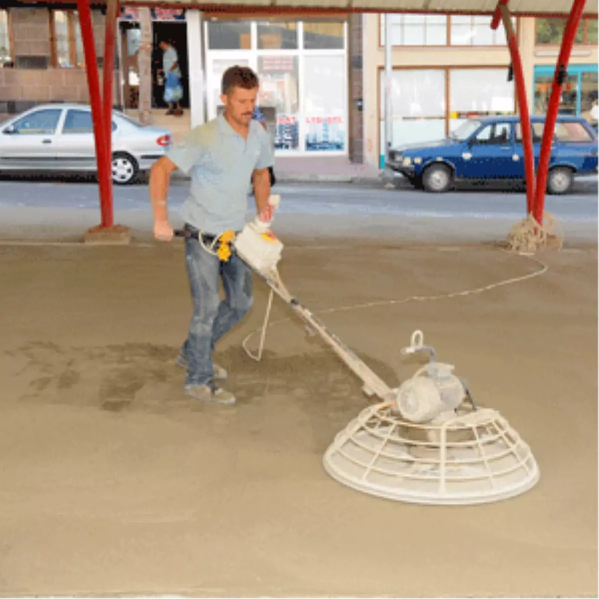 Alaybey Pazaryeri Zemini Düzenleniyor