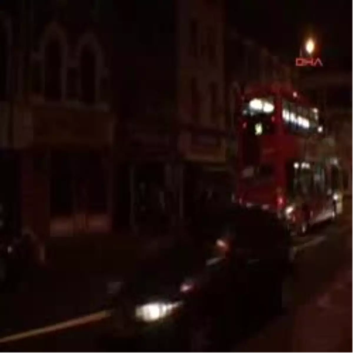 Londra\'da İsyan 3\'üncü Gününde... Türk Esnaf Gece de Nöbette