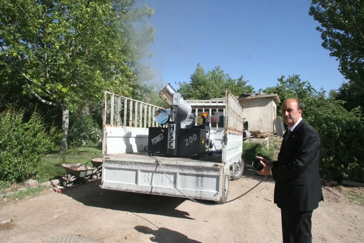 Başkan Selmanoğlu Her Hafta 25 Mahalleyi İlaçlıyoruz
