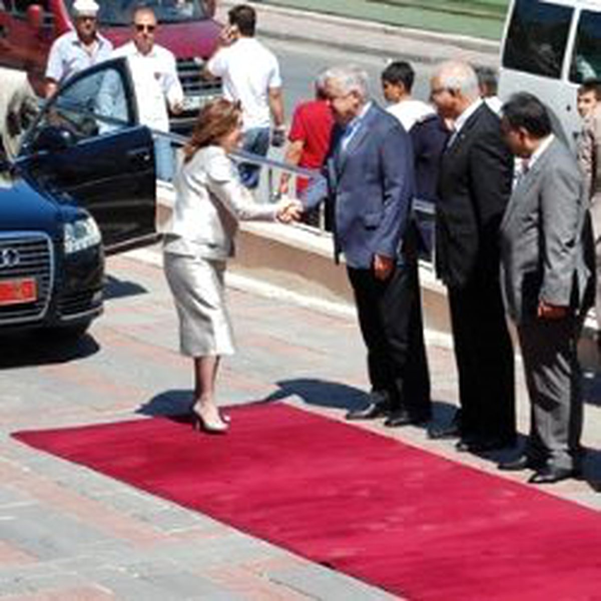 İl Başkanı Protokol Sırasını Deldi