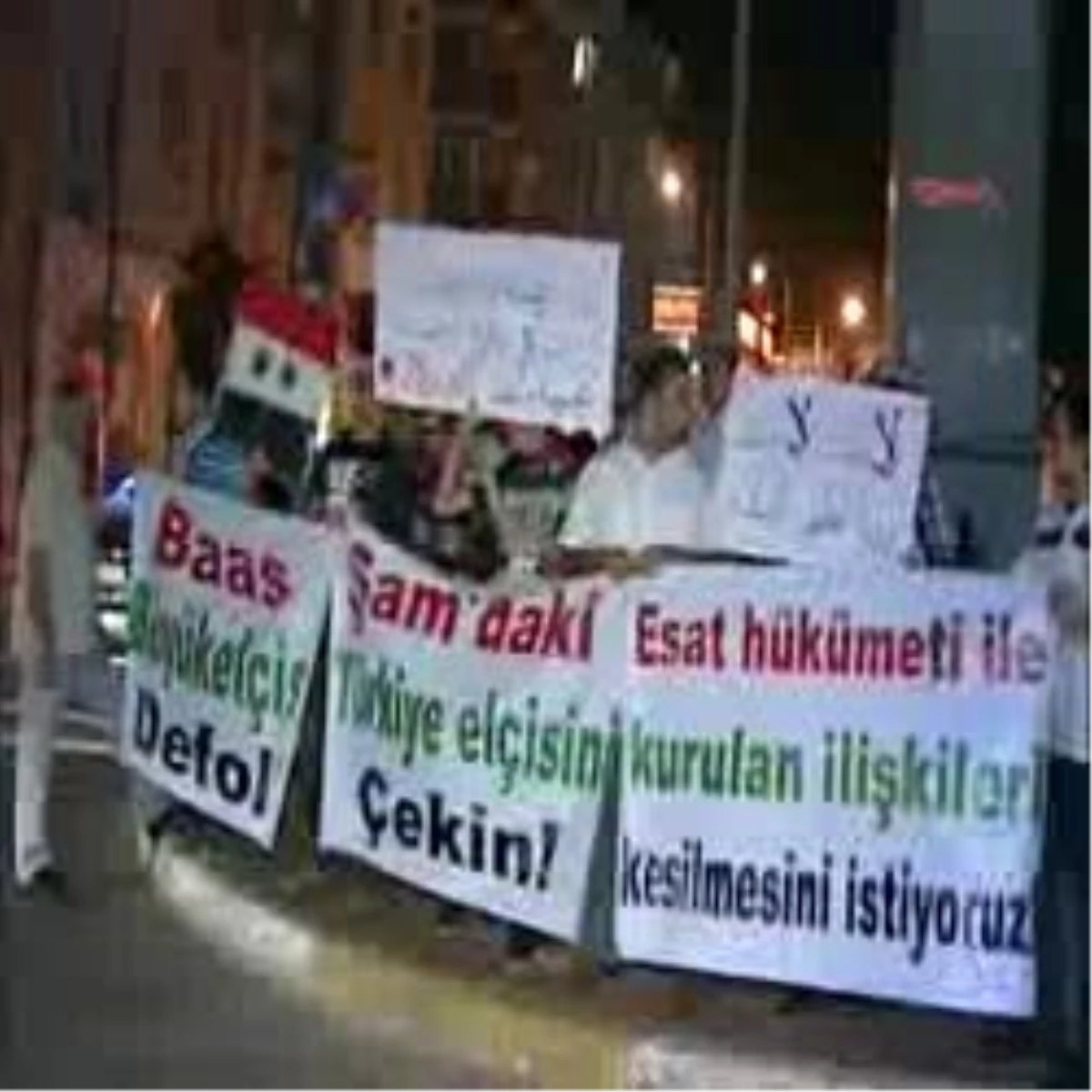 Suriye Konsolosluğu Önünde Protesto