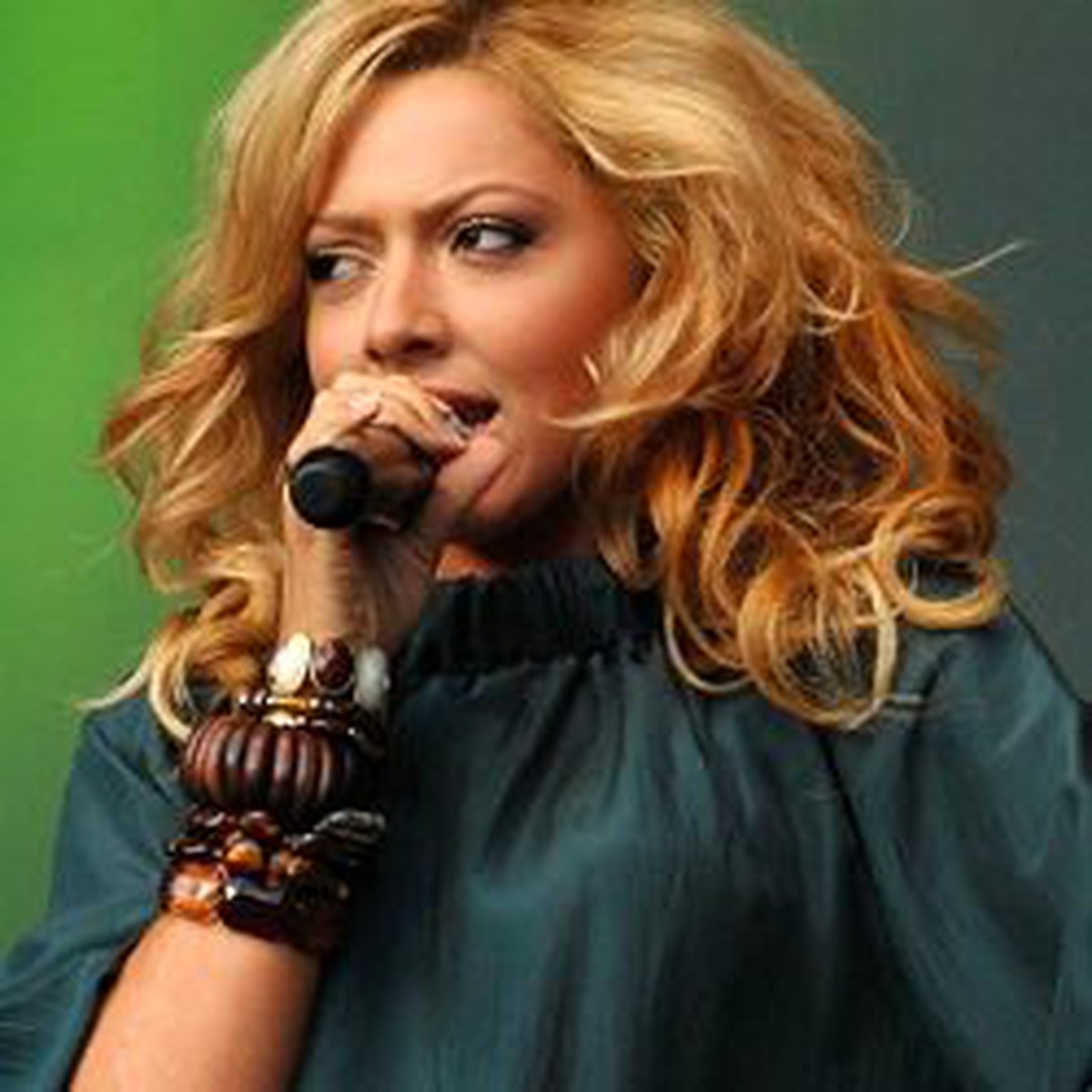 Hadise Hakkında Şok İddia
