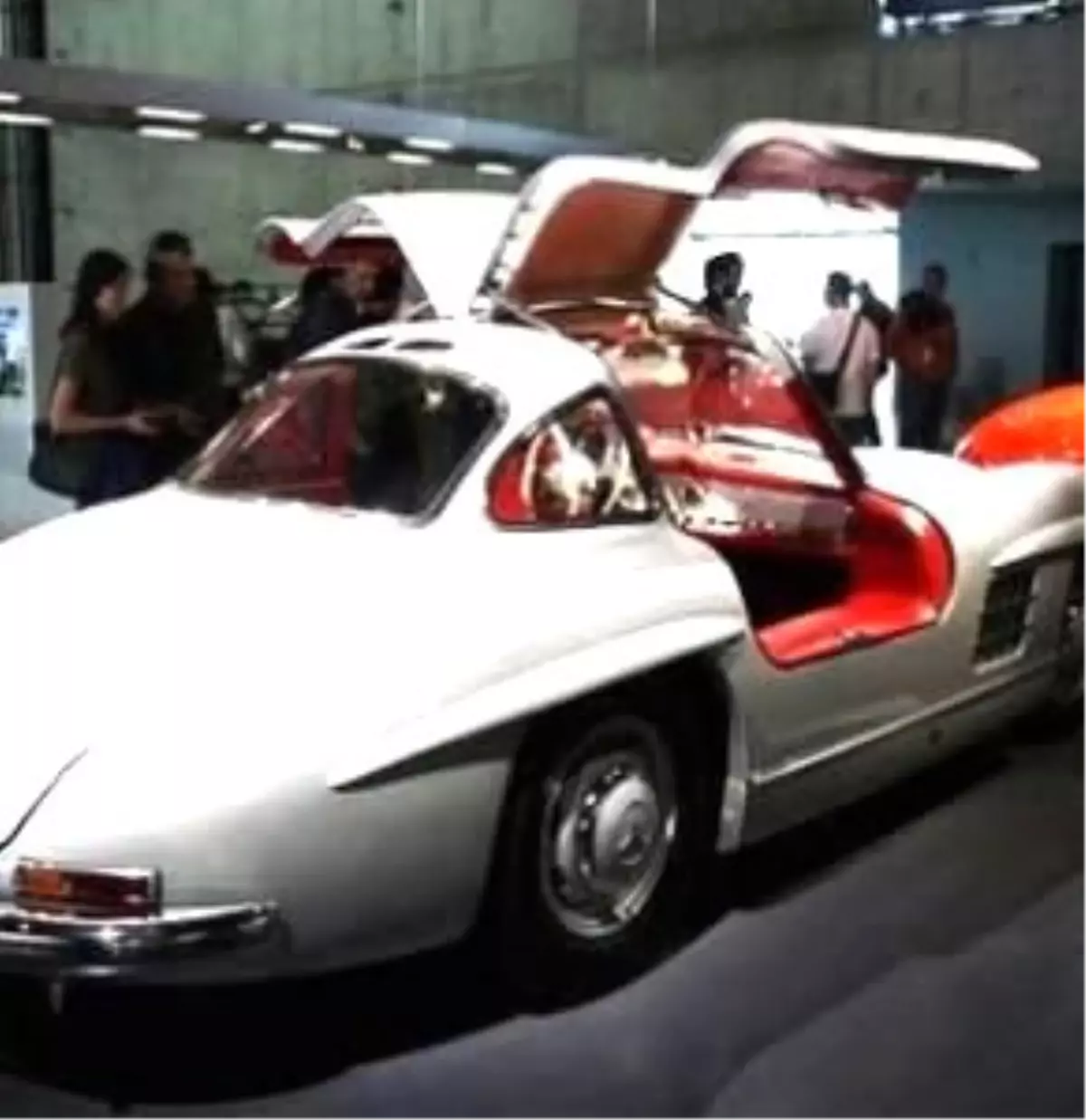 Mercedes Sls Amg Martı Kanat Elektriklendi!