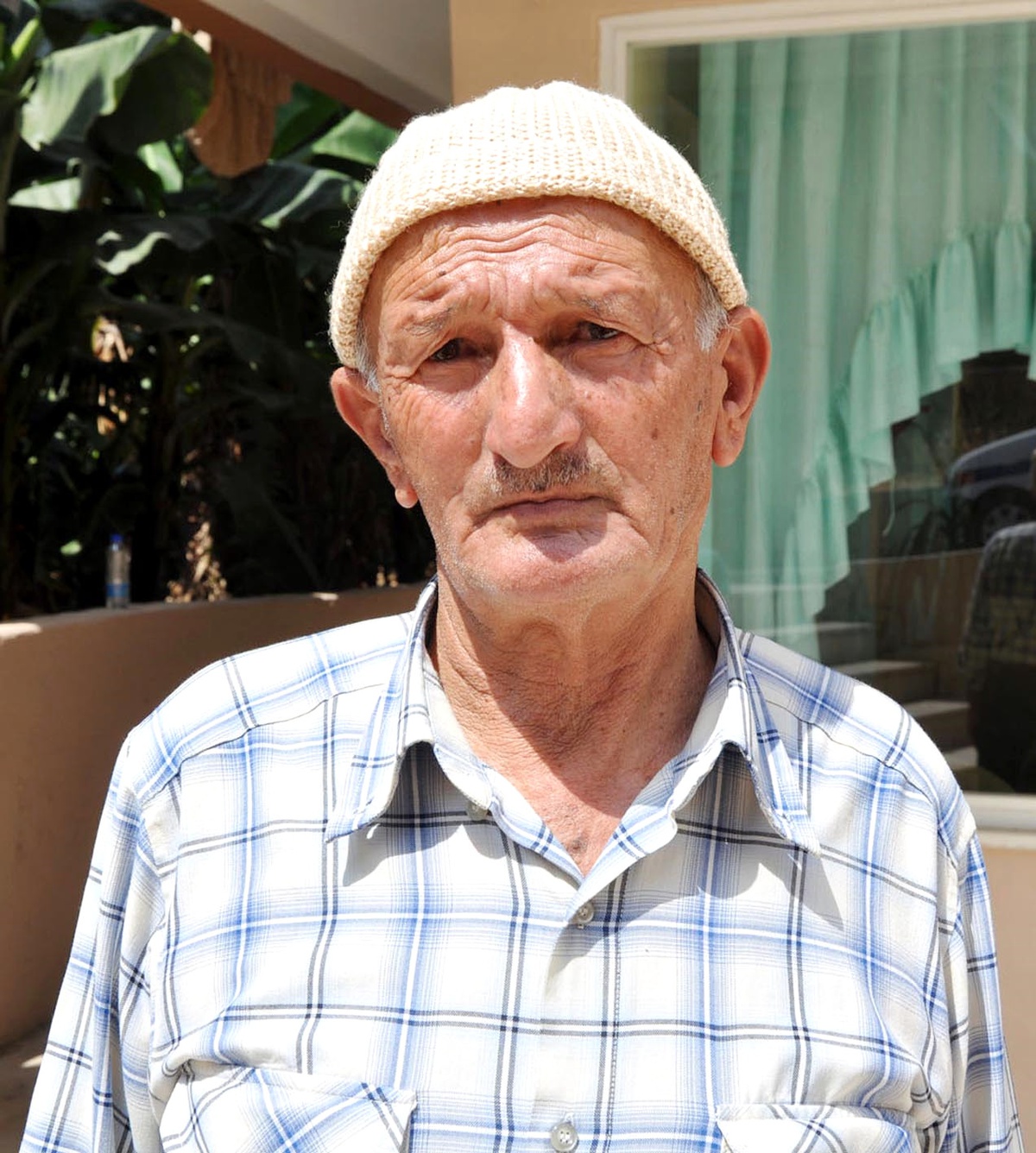 Ruhsatsız Otel Mühürlendi, 60 Turist Sokakta Kaldı