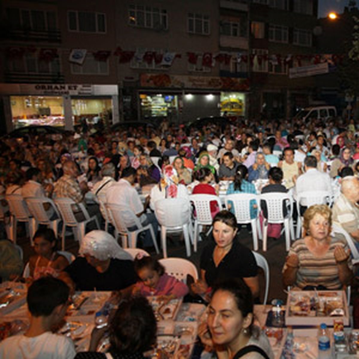Sümbül Efendi\'de İftar Keyfi