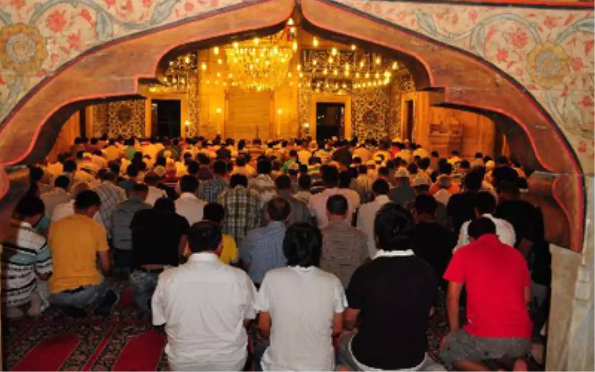 Diyanet\'ten \'Teravih Yoktur\'a Cevap