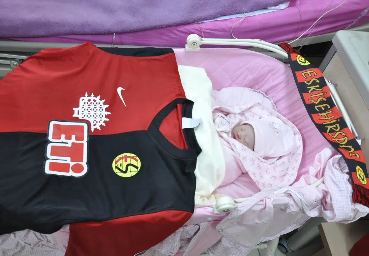 Eskişehirsporlu Nadarevic\'in Kızı Oldu