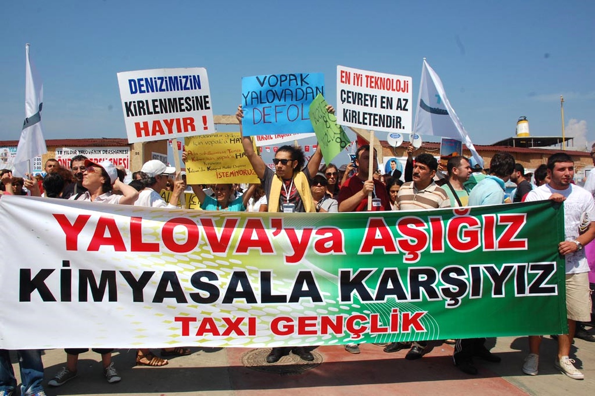 Taraftarlardan 'Vopak'a Hayır' Yürüyüşü