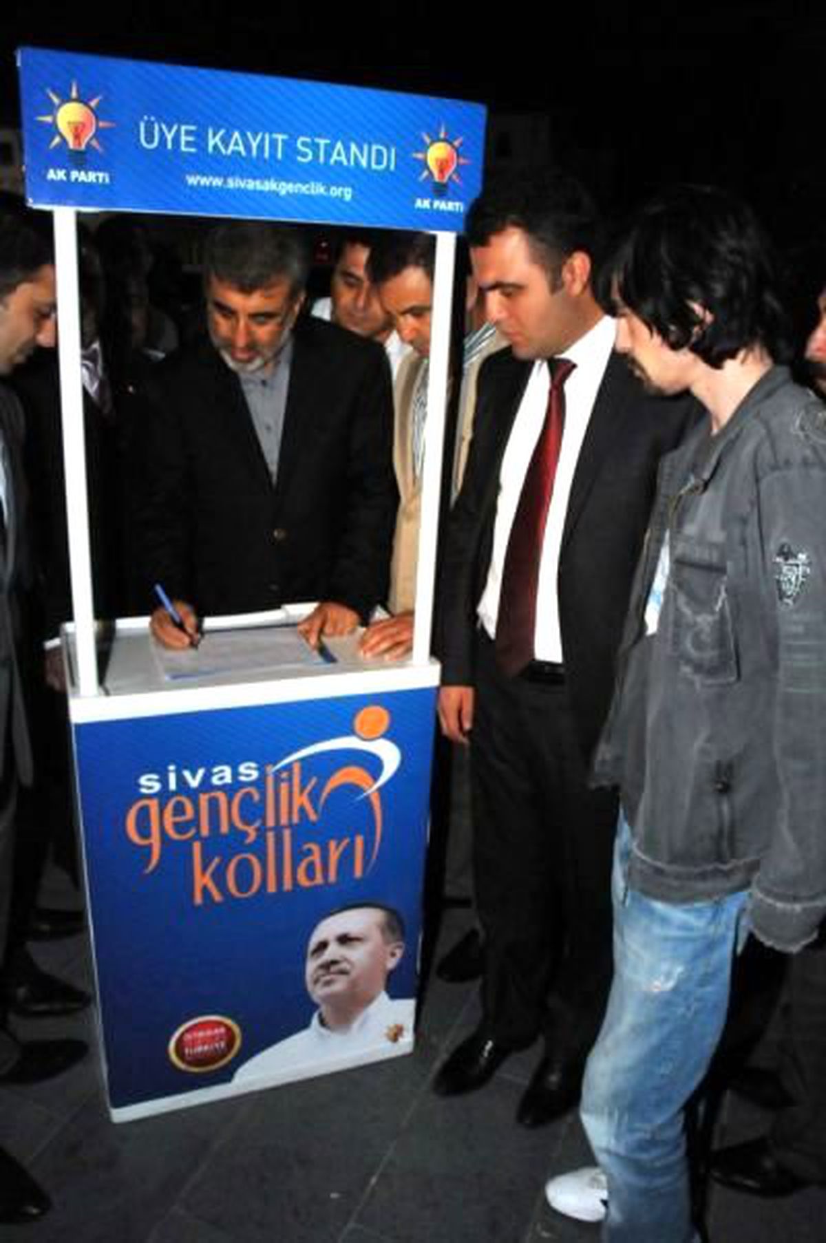 Yunanistan Doğalgaz Borcunu Ödemeli