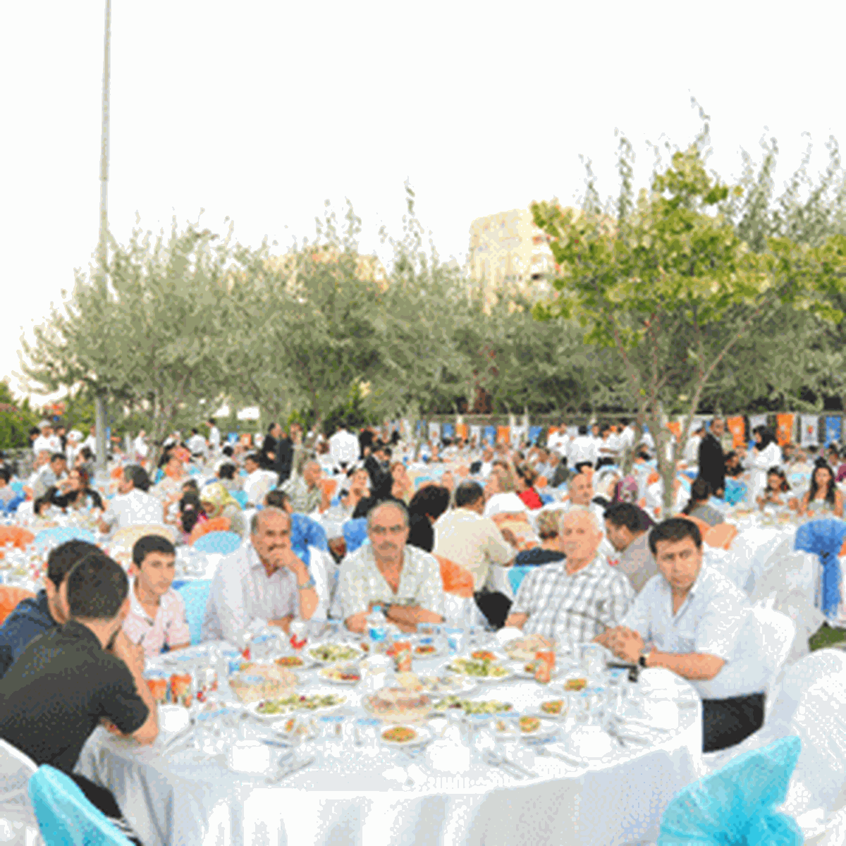 Başkan Uzun, Ak Parti'nin '10. Yıl' İftarına Katıldı