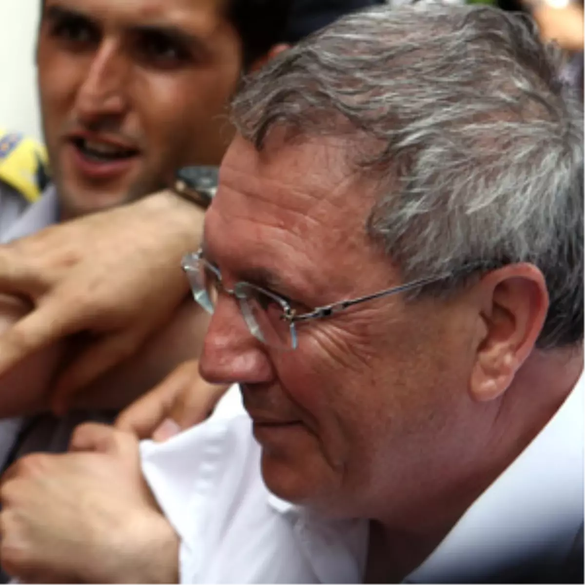 "Aziz Başkan Koğuşa Üçlü Çektirdi"