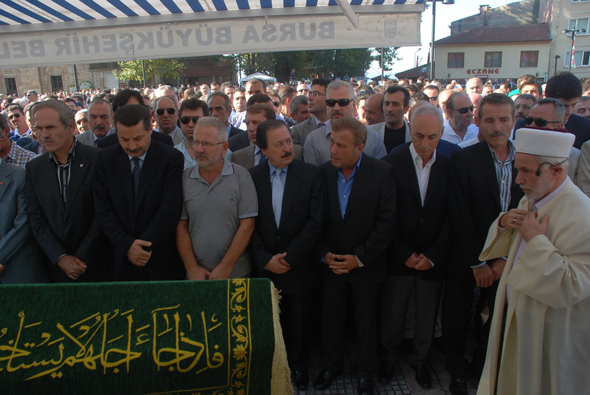 Başkan Altepe'nin Babası Toprağa Verildi
