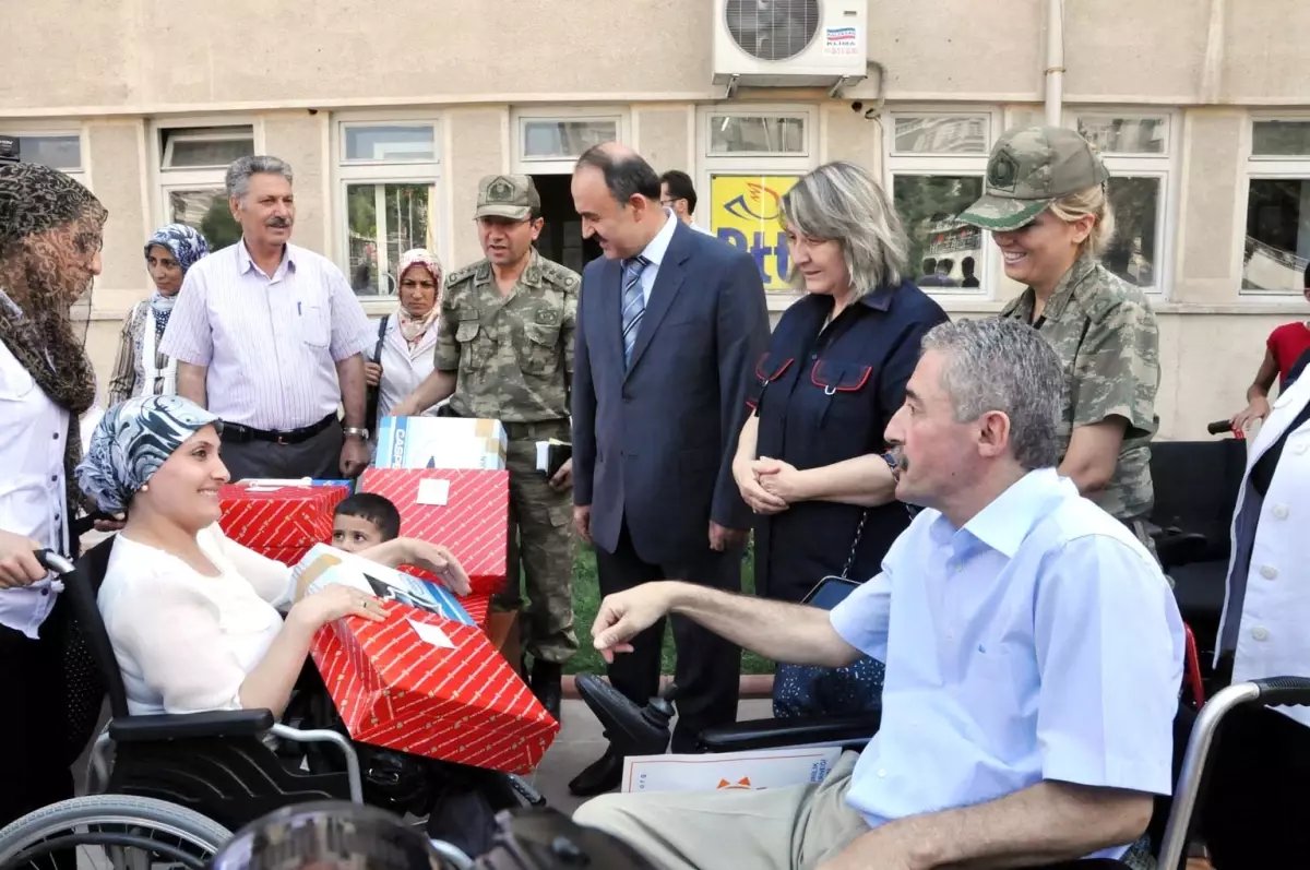 Tutuklu Korgeneralden Engellilere Hediye