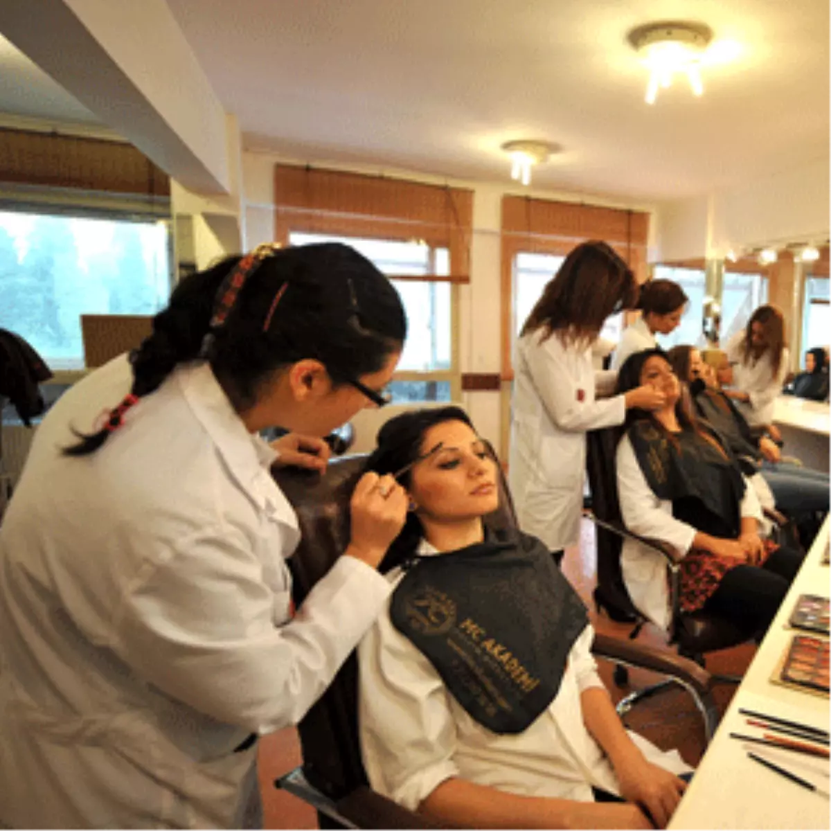 Günlük Makyajınızı Makyöz Deneyimiyle Yapın