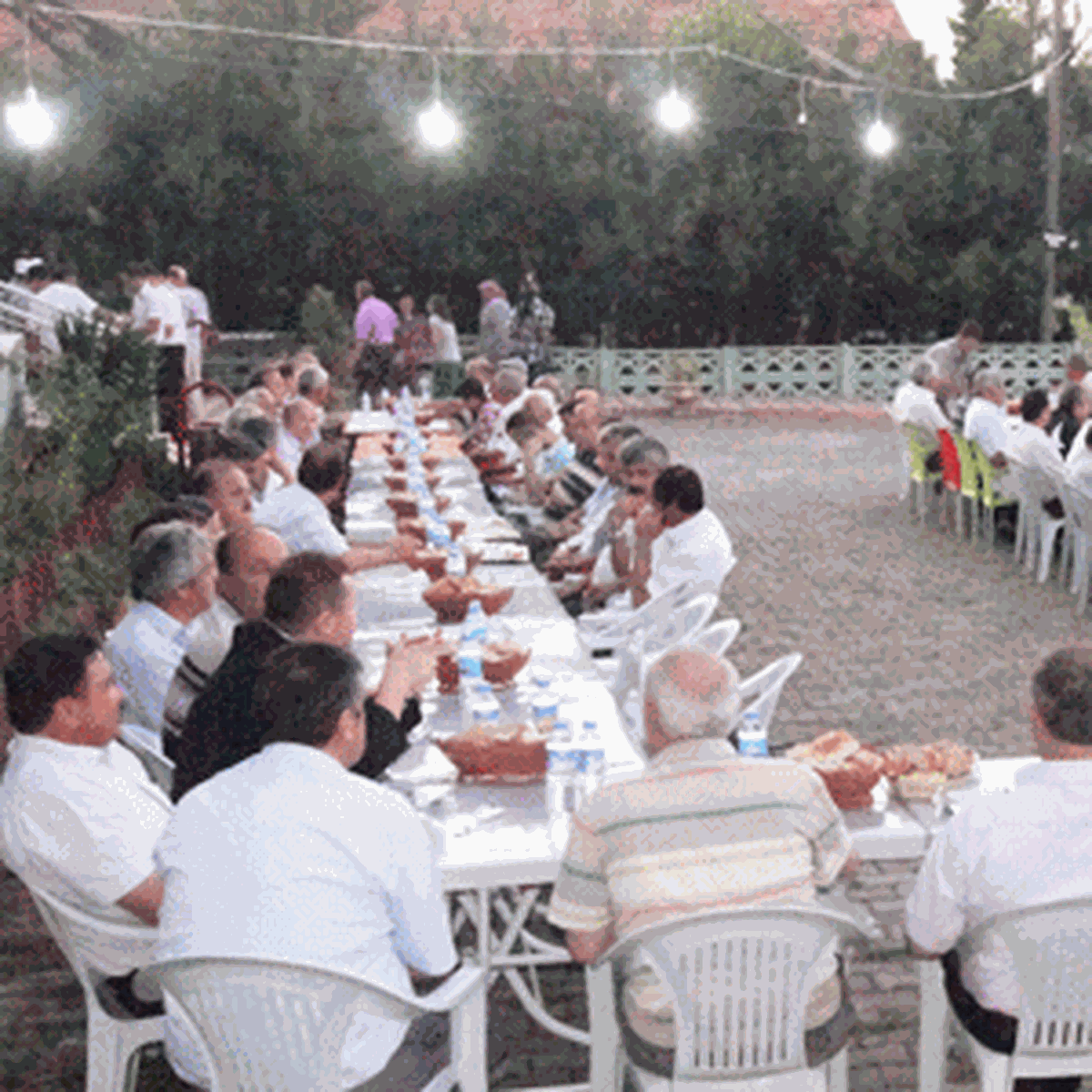 Milletvekili Yılmaz Tunç Muhtarlarla İftarda