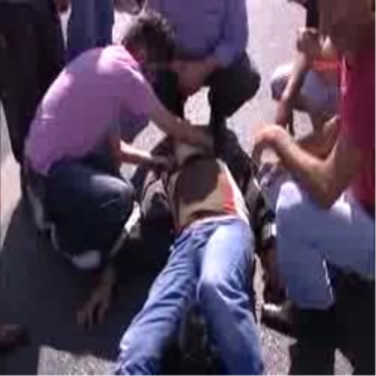 Ataşehir\'de Motorsiklet Kazası: 1 Yaralı