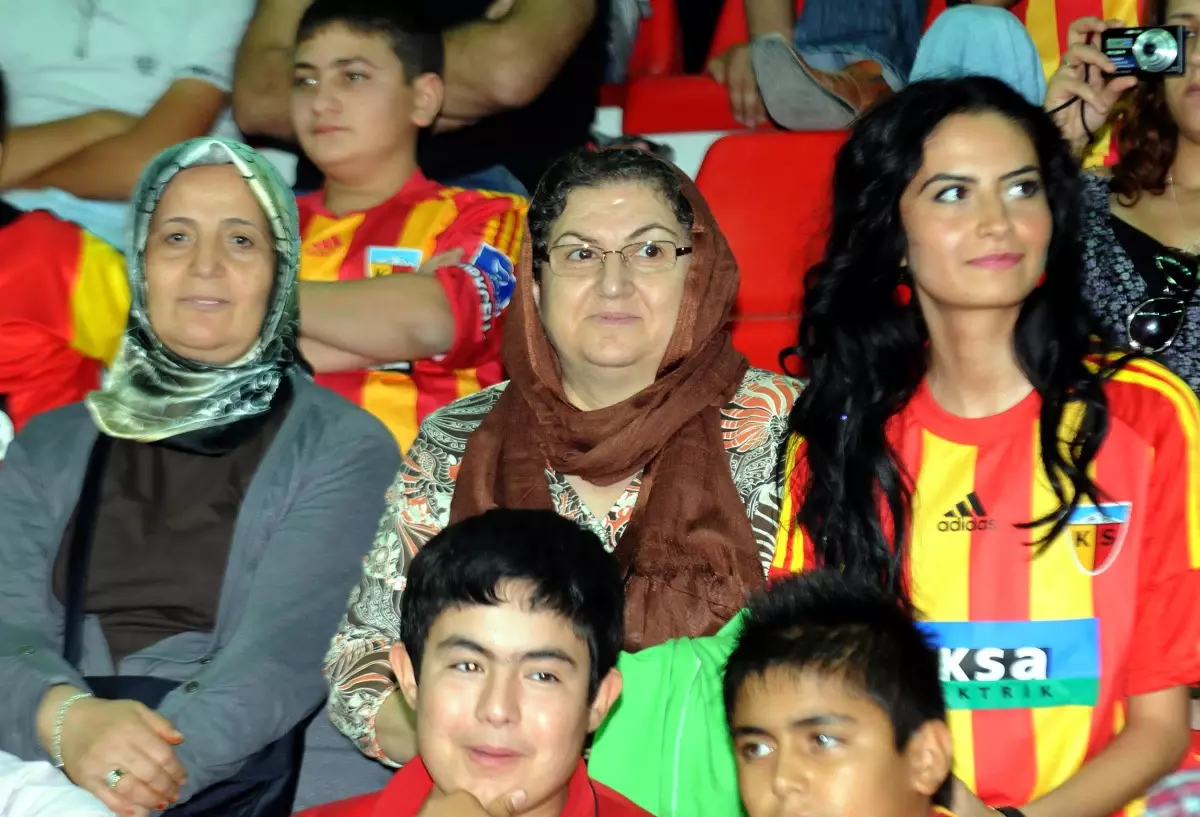 Kayserispor\'da Gençler Göz Doldurdu