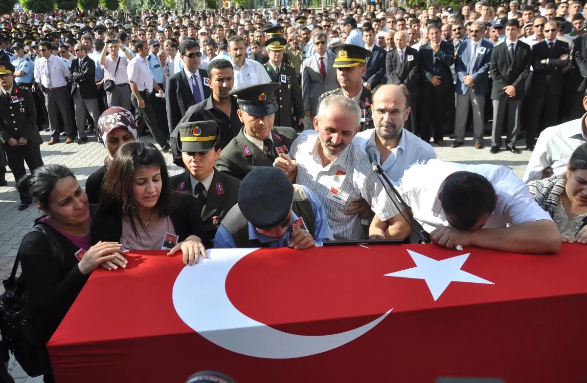 Kırıkkaleli Şehidin Eşi: Ağlayıp da Hainleri Sevindirmeyeceğim