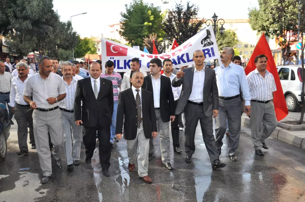 Niğde\'de Teröre Lanet Yürüyüşü