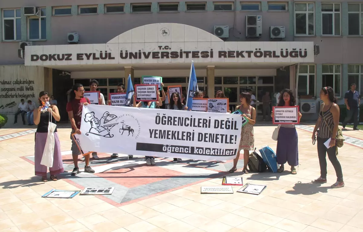 Öğrencilerden At Eti Protestosu