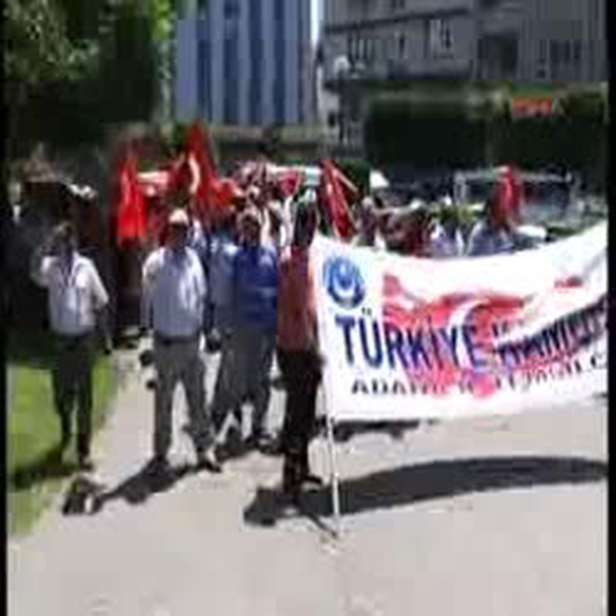 'şehit Babasıyım' Dedi, Teröre Lanet Eyleminde Bayıldı
