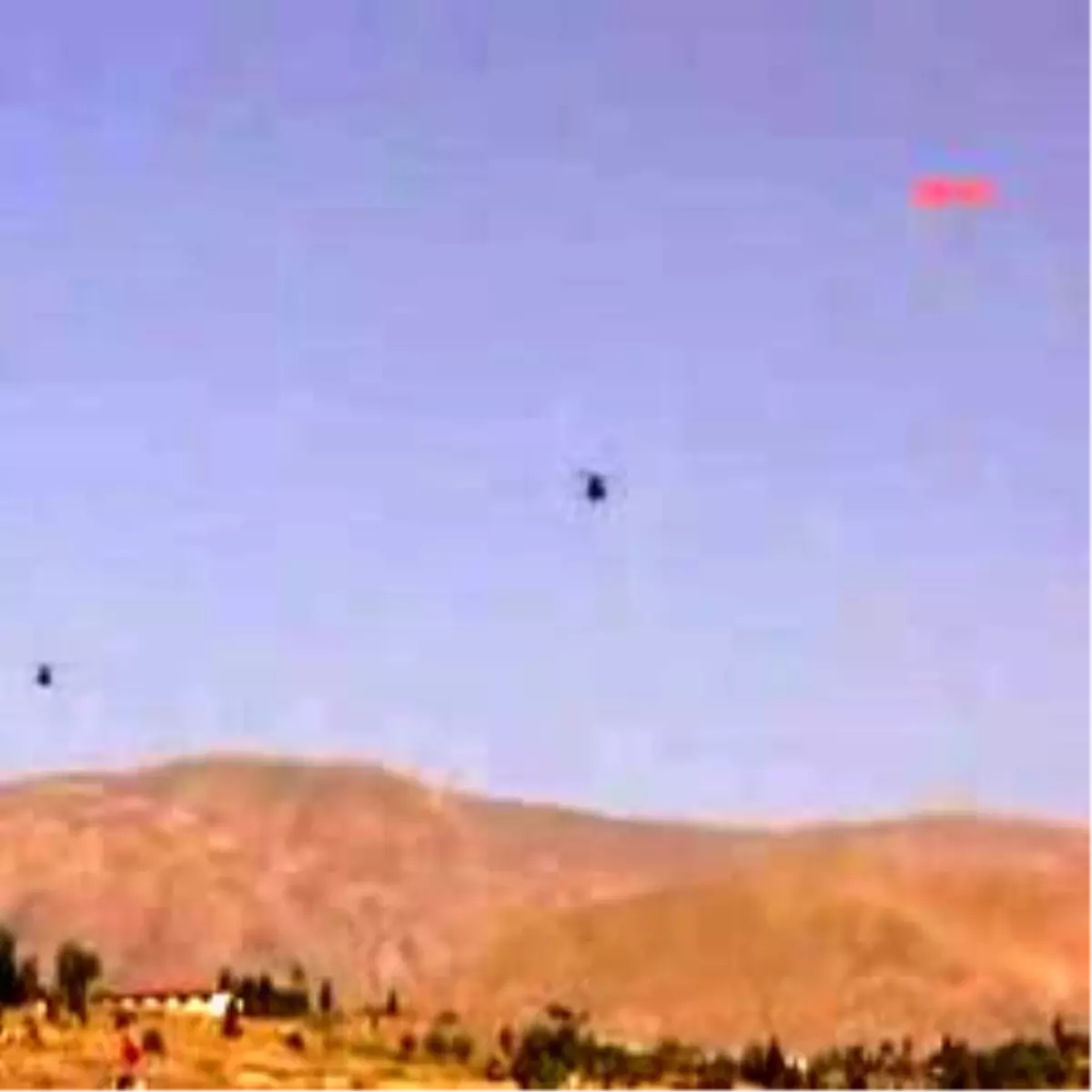 Şehitlerin Cenazeleri Hakkari\'deki Törenin Ardından Van\'a Gönderildi