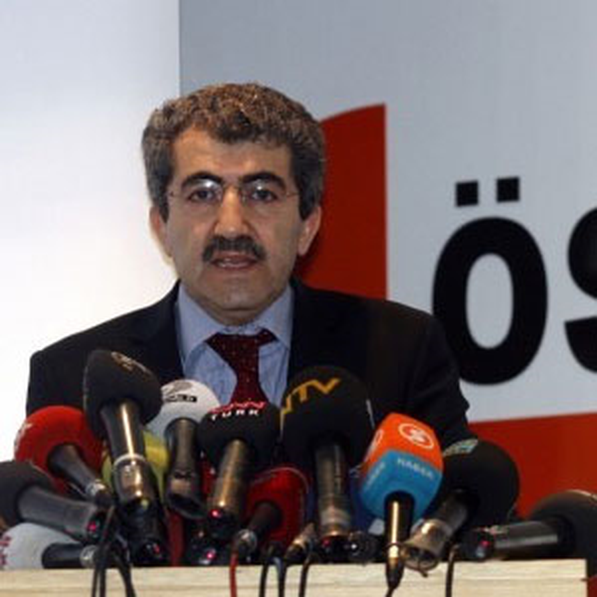 Elle Aramadan O Da Rahatsız!