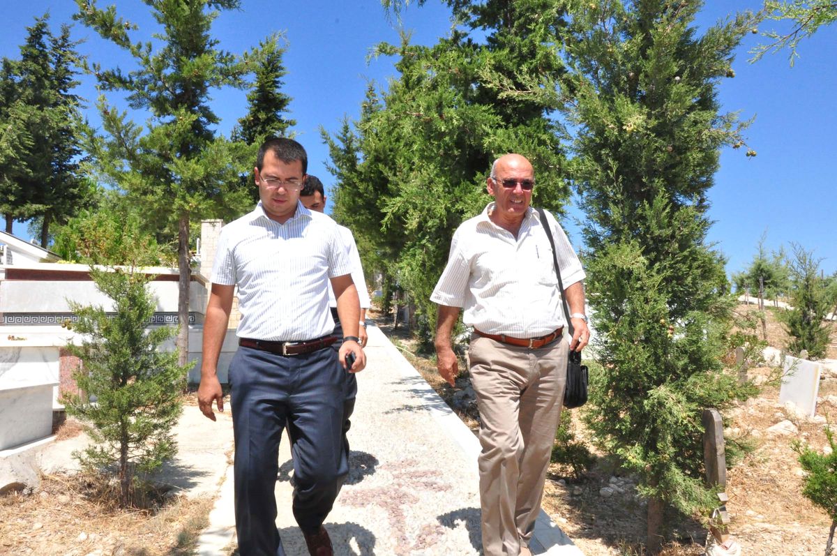 Şair Can Yücel'in Mezarına Çirkin Saldırı (2)