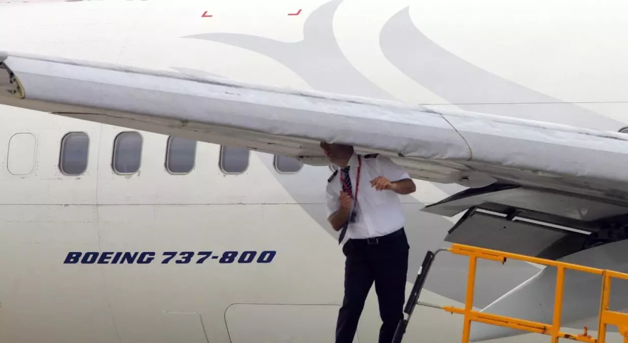 THY Uçağı, Somali\'ye İnişte Tehlike Atlattı (Yeniden)