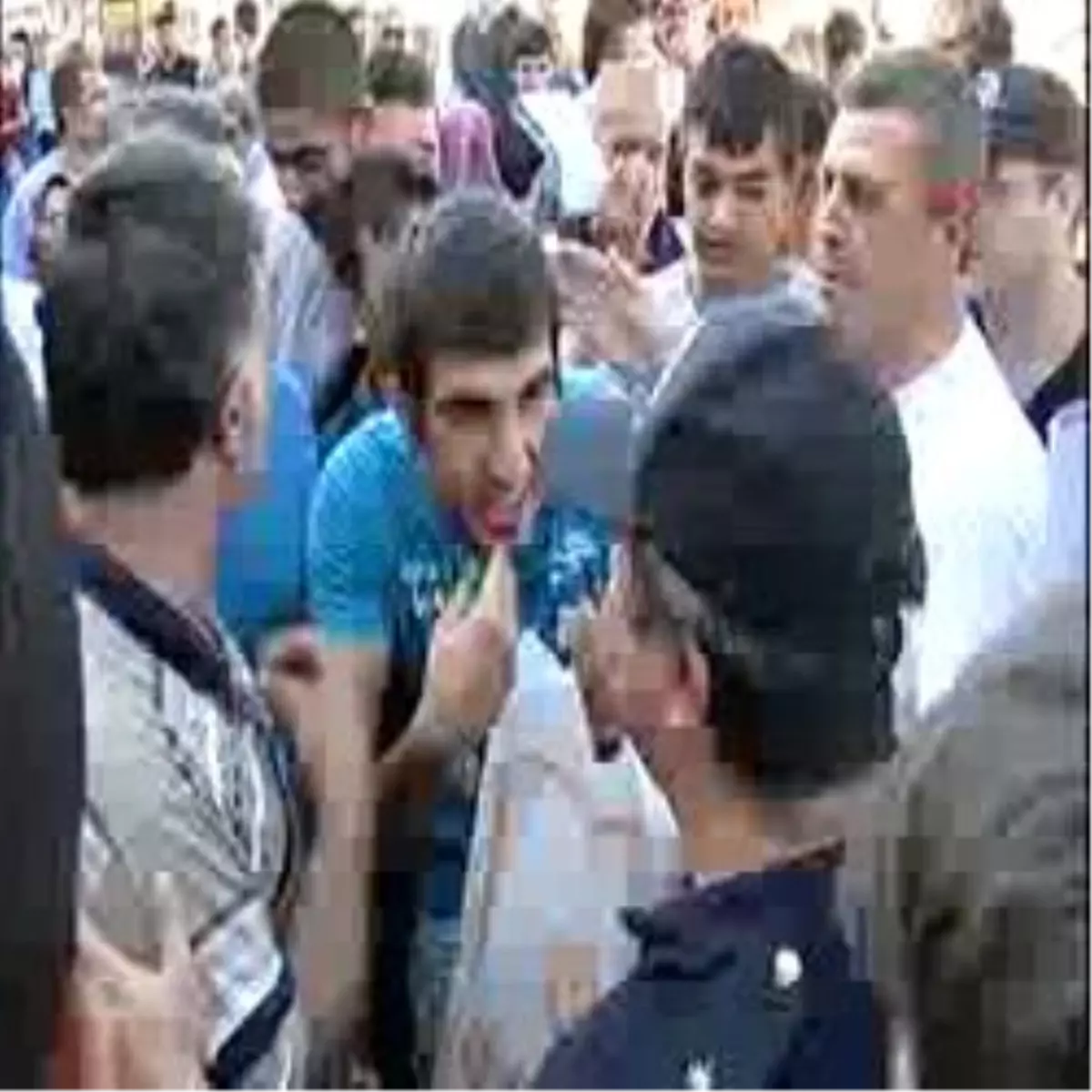 Antalya Ek Yol Kapatan Vatandaşlara Polis Müdahale Etti