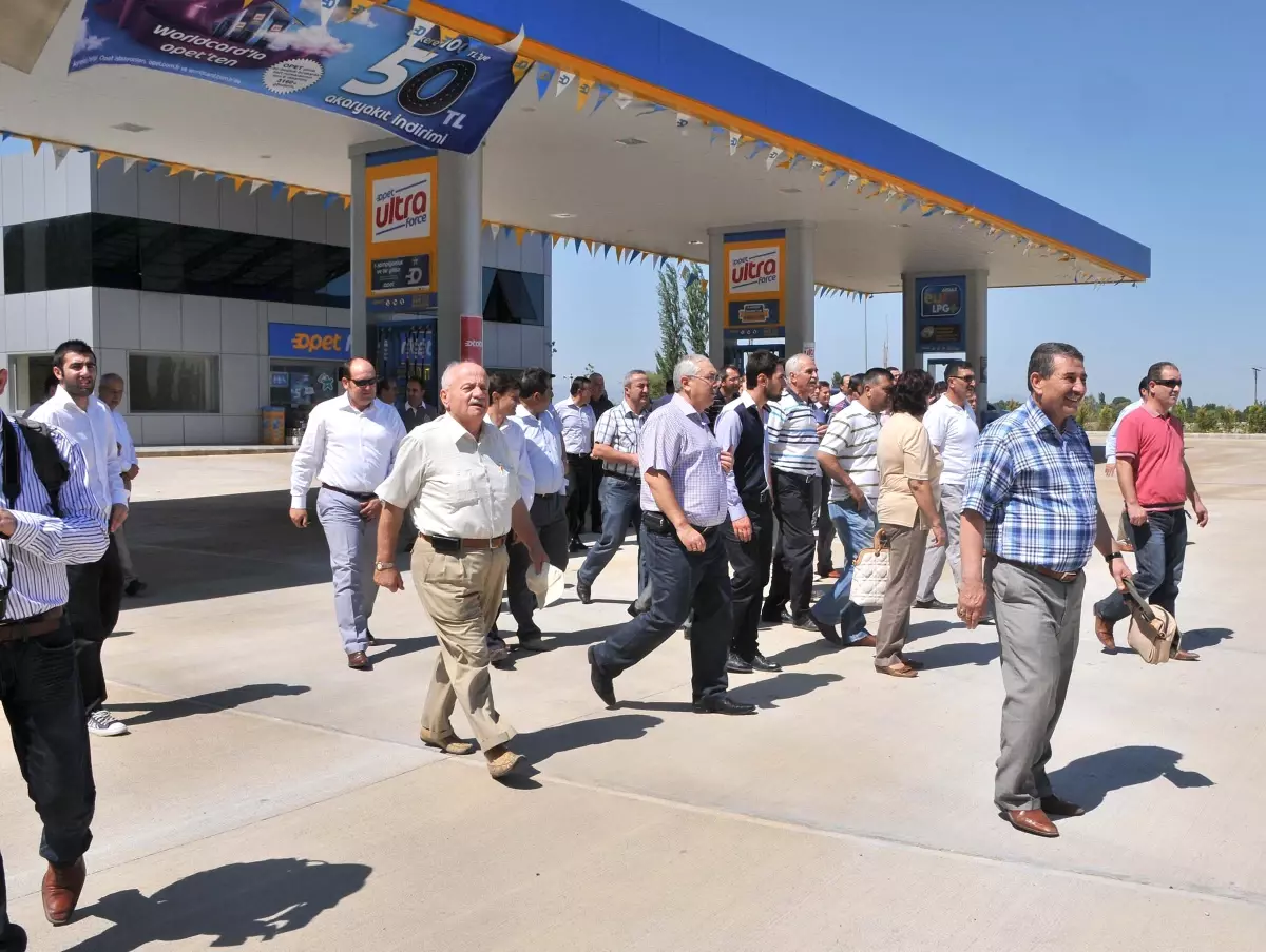 Arınç, İftara Katılmak İçin Manisa\'ya Geldi