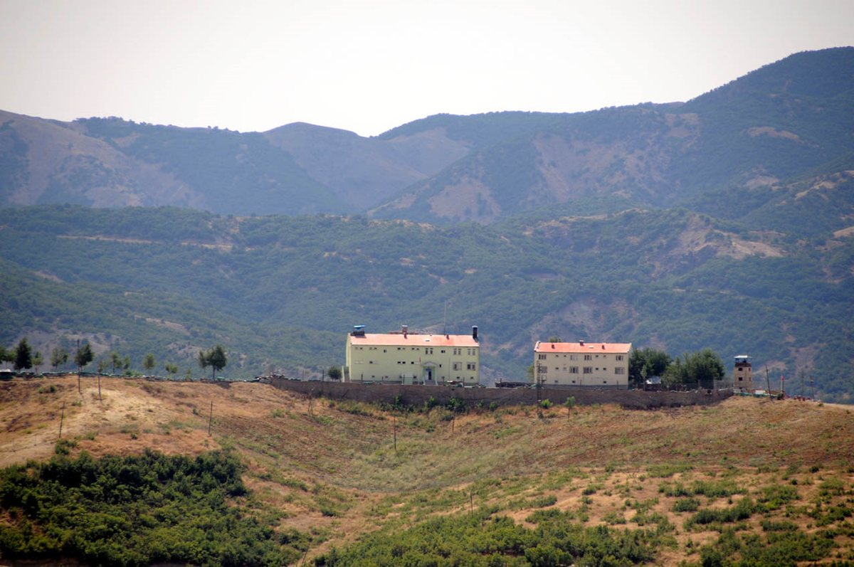 PKK Tunceli'de Karakola Saldırdı