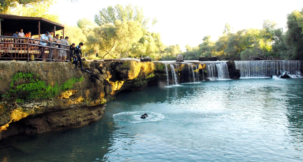 Kaybolan Çocuğu Manavgat Şelalesi\'nde Arıyorlar