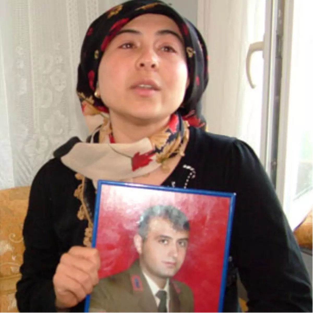 Şehit Uzman Çavuşun Eşi: Saçının Bir Teli de Olsun Bulunsun, Bir Mezarı Olsun