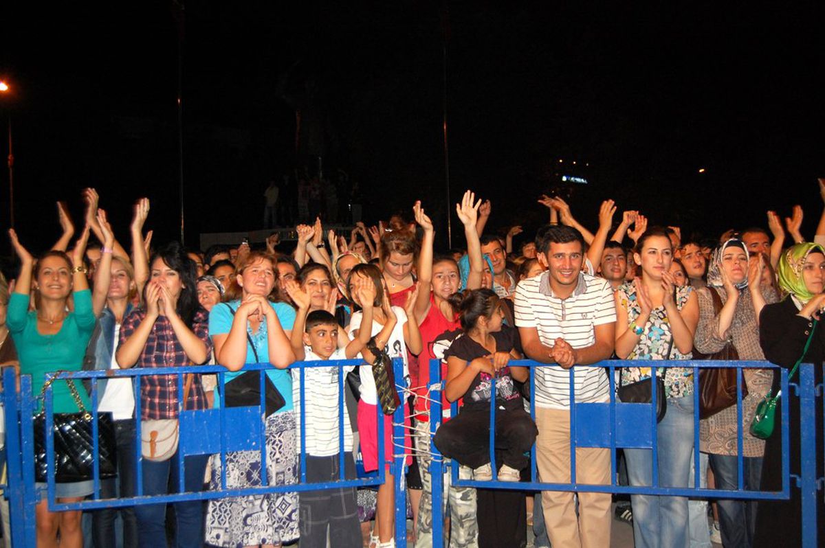 Şevval Sam Yalovalıları Coşturdu