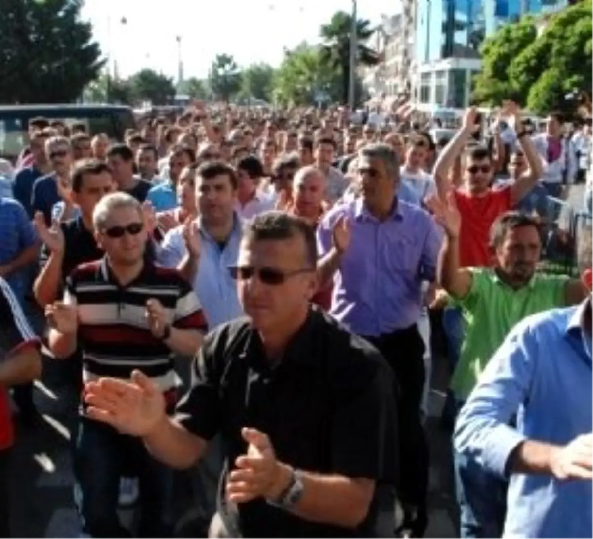 \'Başkana Yumruk\' Meydan Savaşı! 
