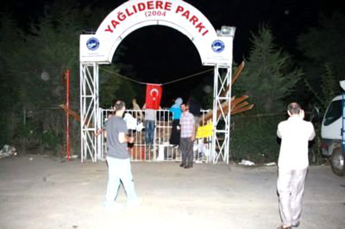 Parkları Yıkılmasın Diye Nöbet Tutuyorlar