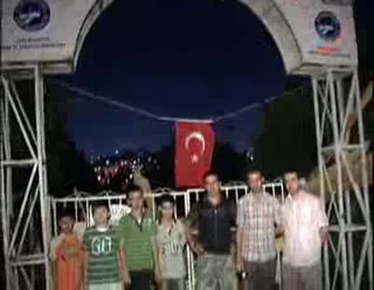 Mahallelinin 'Park Yıkılmasın' Nöbeti