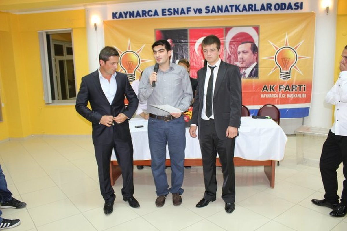 AK Parti Gençlik Kolları Başkanı Seçildi, Lise Yönetimi Tastikmane Verip Okuldan Uzaklaştırdı